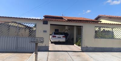 Casa com Barracão !!!  Venda Setor Cristo